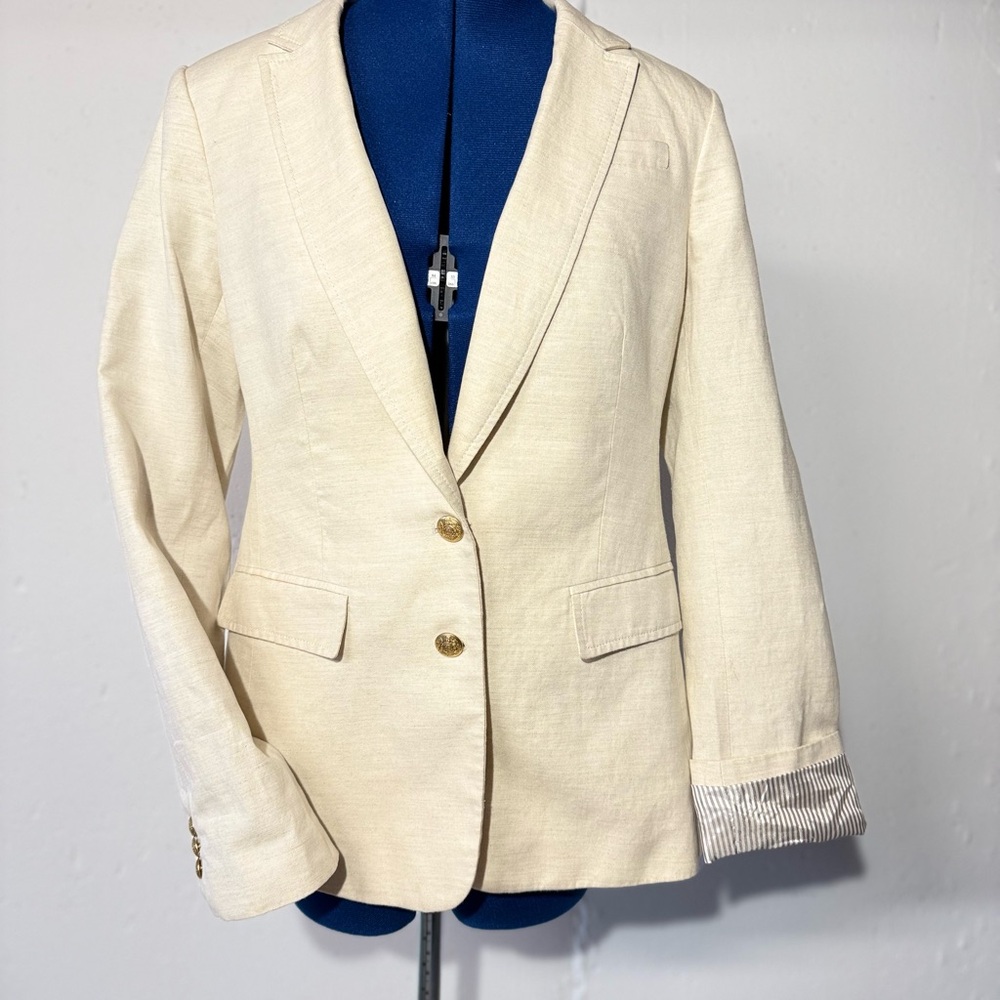 Banana Republic linen Cream Blazer with gold buttons- extra on inside